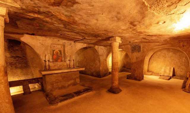 Cripte, affreschi, chiese e sepolcreti: alla scoperta dell'antica Monopoli sotterranea